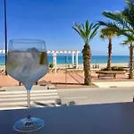 Espectacular Piso Reformado 1a Linea De Playa Daire